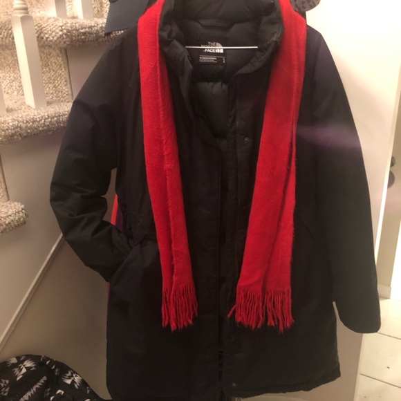 Red furry scarf- possibly mohair, stretchy and soft - Picture 2 of 3